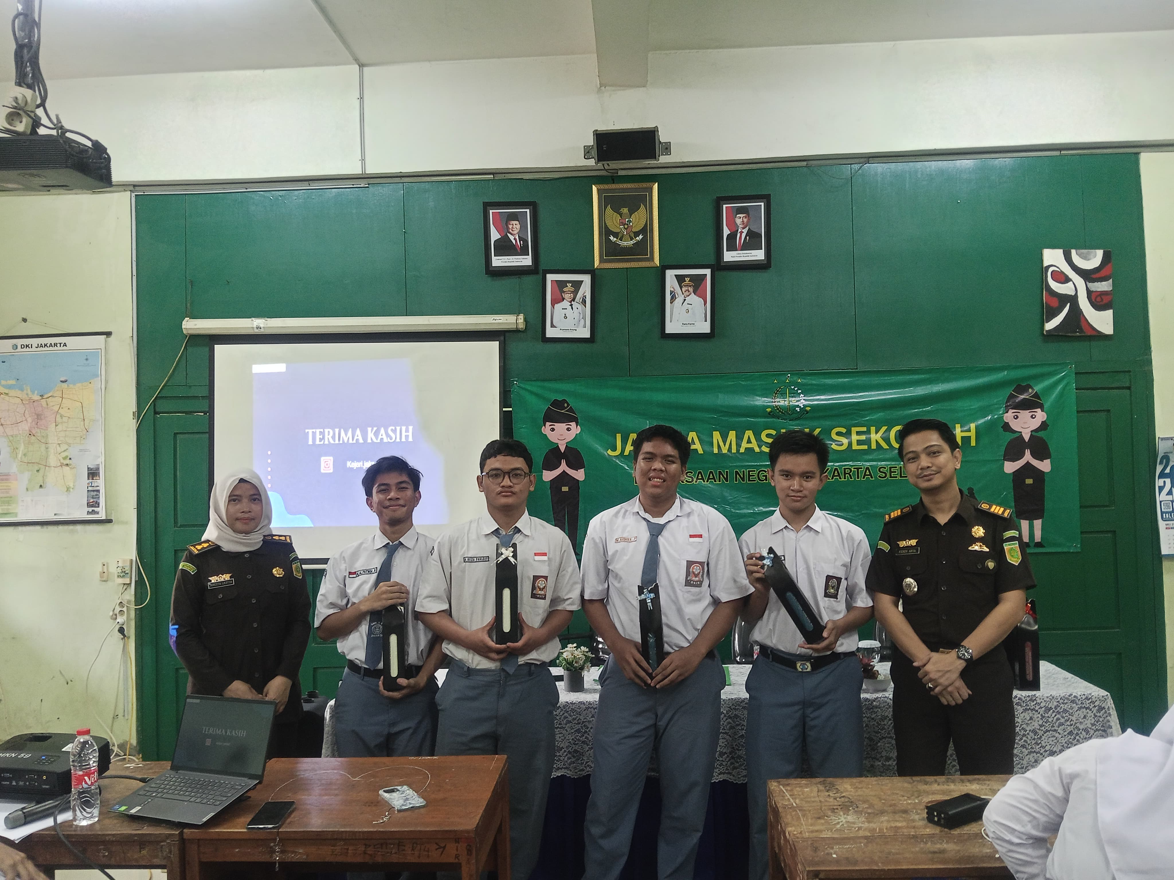 Gedung Sekolah SMK 30 NEGERI SUKABUMI